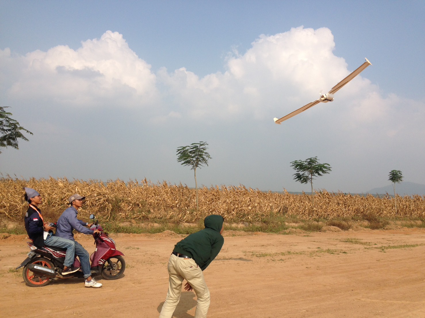 LATIHAN TERBANG FLYING WING